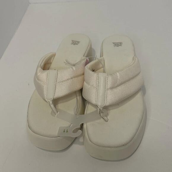Wild Fable women’s flip-flops platform white Angela Shoe Size 11NWT - Picture 1 of 5